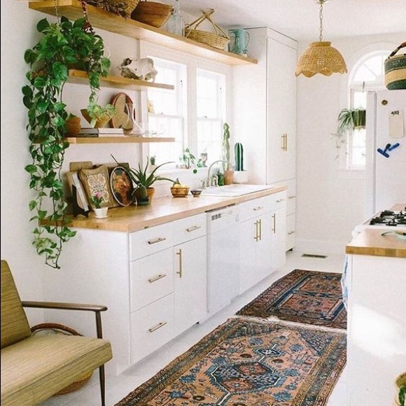 Meet your Posher, Cristina - Picture 1 of 1